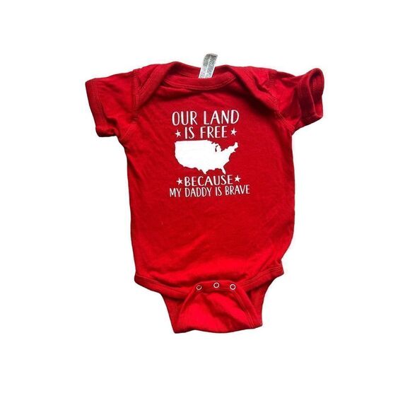 Unisex Baby Free Because My Daddy is Brave Deployment Military Bodysuit - Sz 6 m - Picture 1 of 1